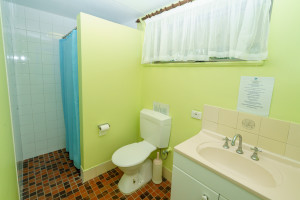 Cocos Beach Resort Bathroom